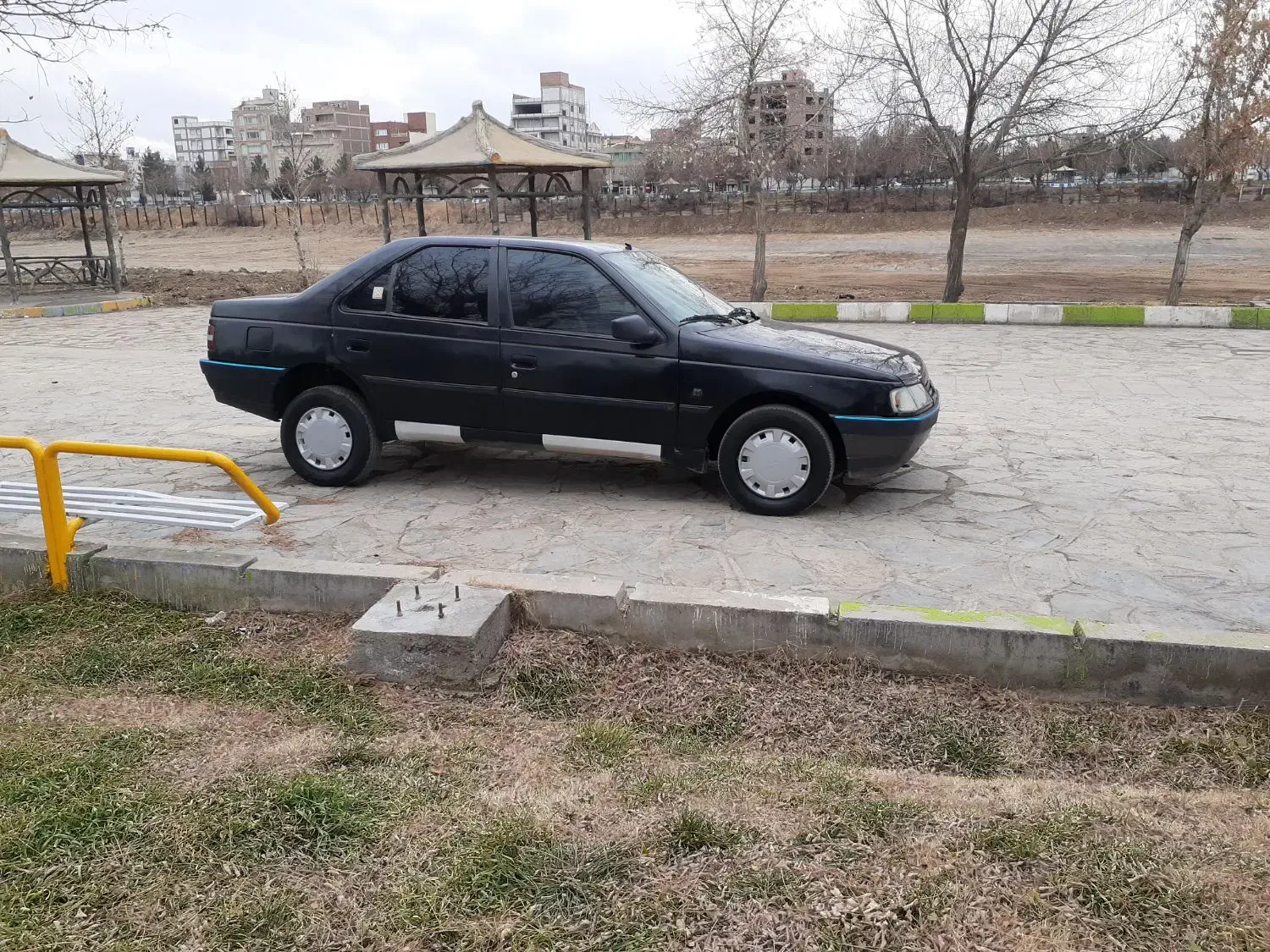 پژو۴۰۵ مدل ۸۱ انژکتور|خودرو سواری و وانت|میاندوآب, |دیوار