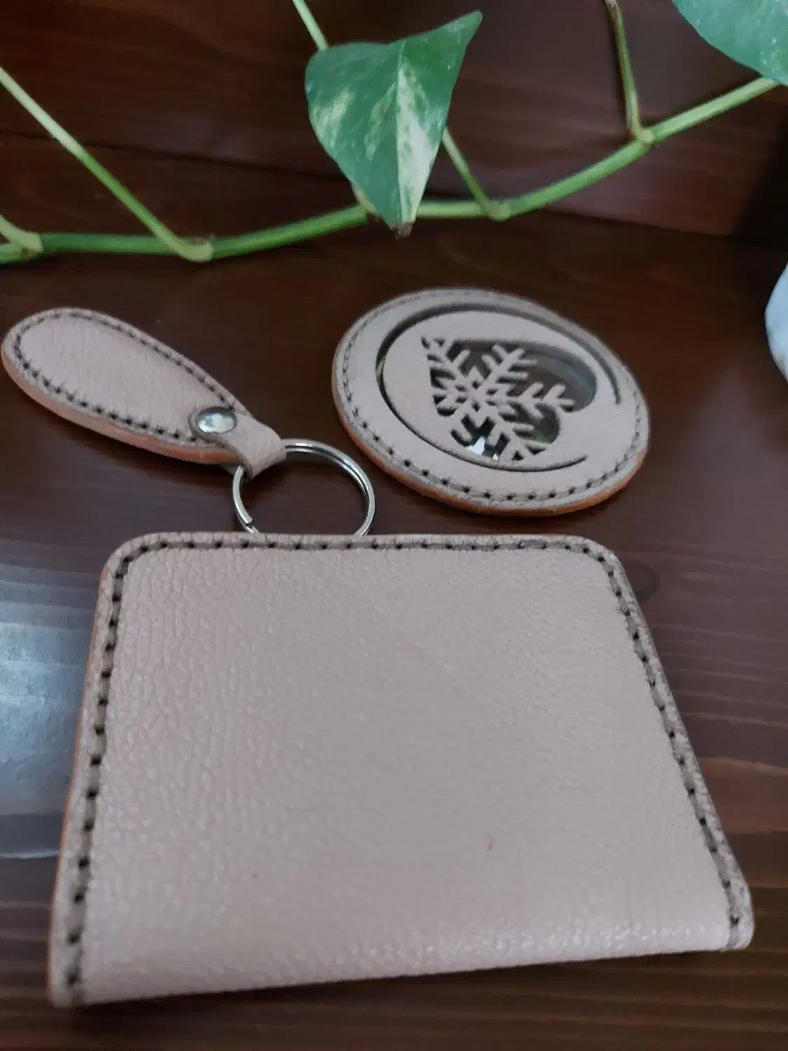 محصولات چرم طبیعی دست دوز|کیف، کفش، کمربند|تبریز, |دیوار