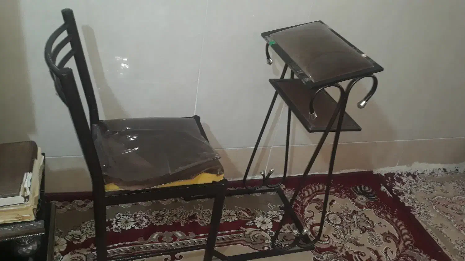 صندلی نماز|صندلی و نیمکت|قم, شاه سید علی|دیوار