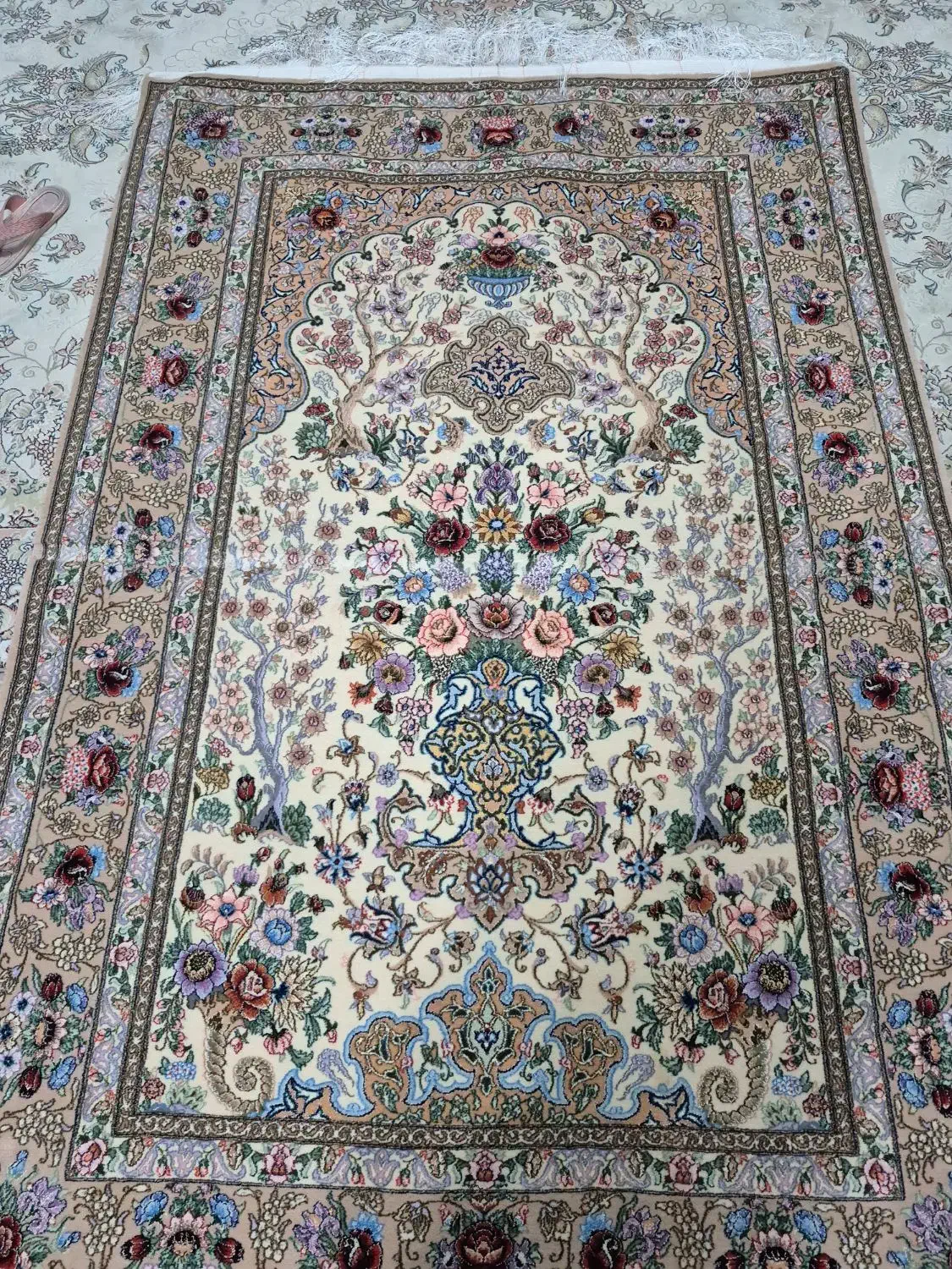 فرش دستباف با نقش و نگار بسیار زیبا|فرش|پیر بکران, |دیوار