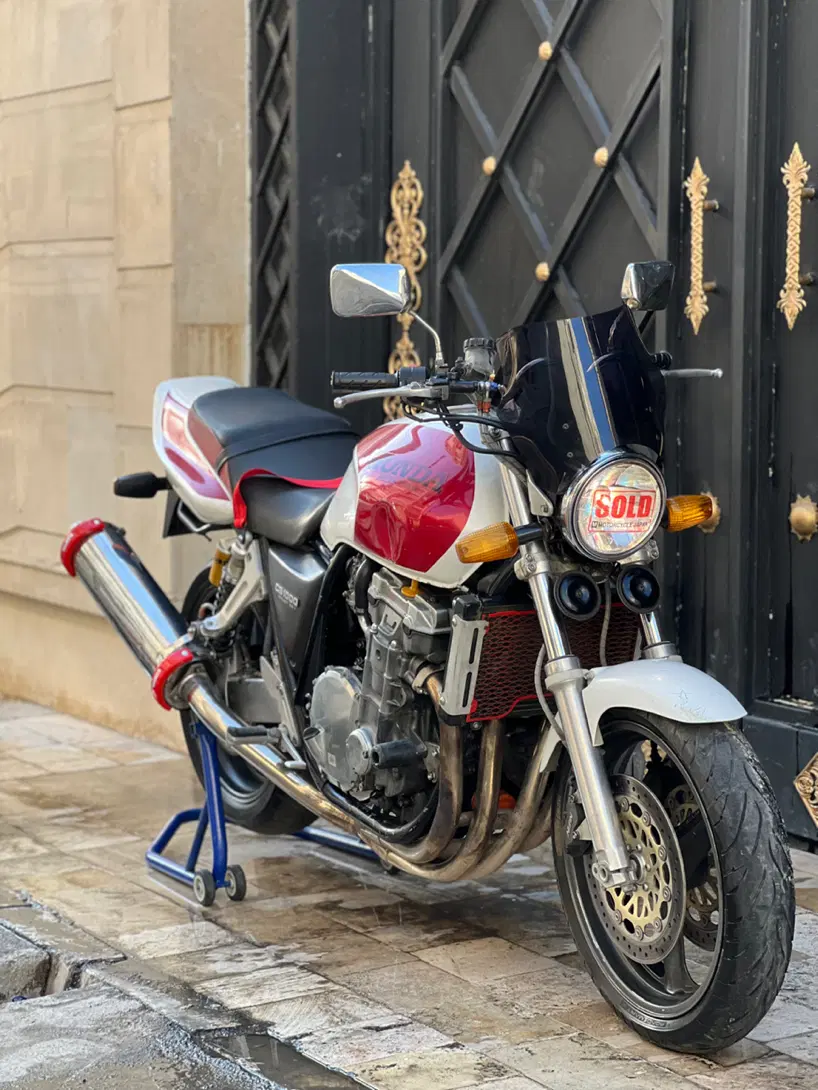 cb1000|موتورسیکلت|تهران, فلسطین (میدان انقلاب)|دیوار