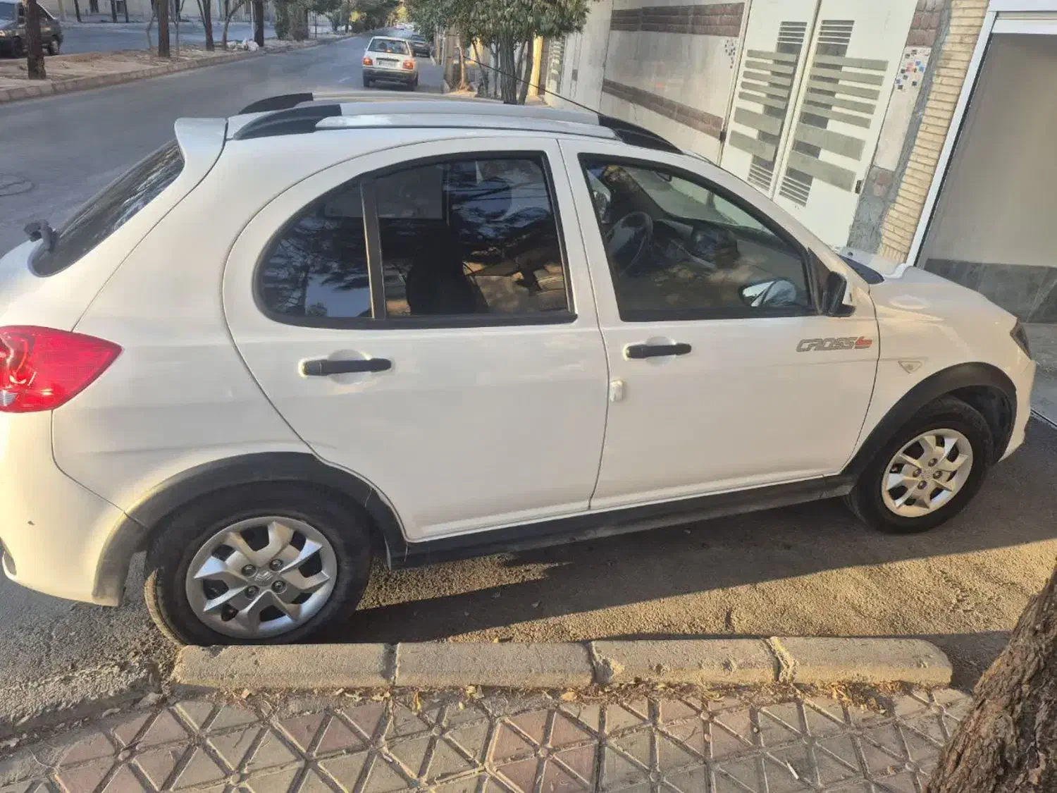 کوییک معمولی مدل 1401 با مانیتور و دوربین عقب|خودرو سواری و وانت|اصفهان, شهرک کاوه|دیوار