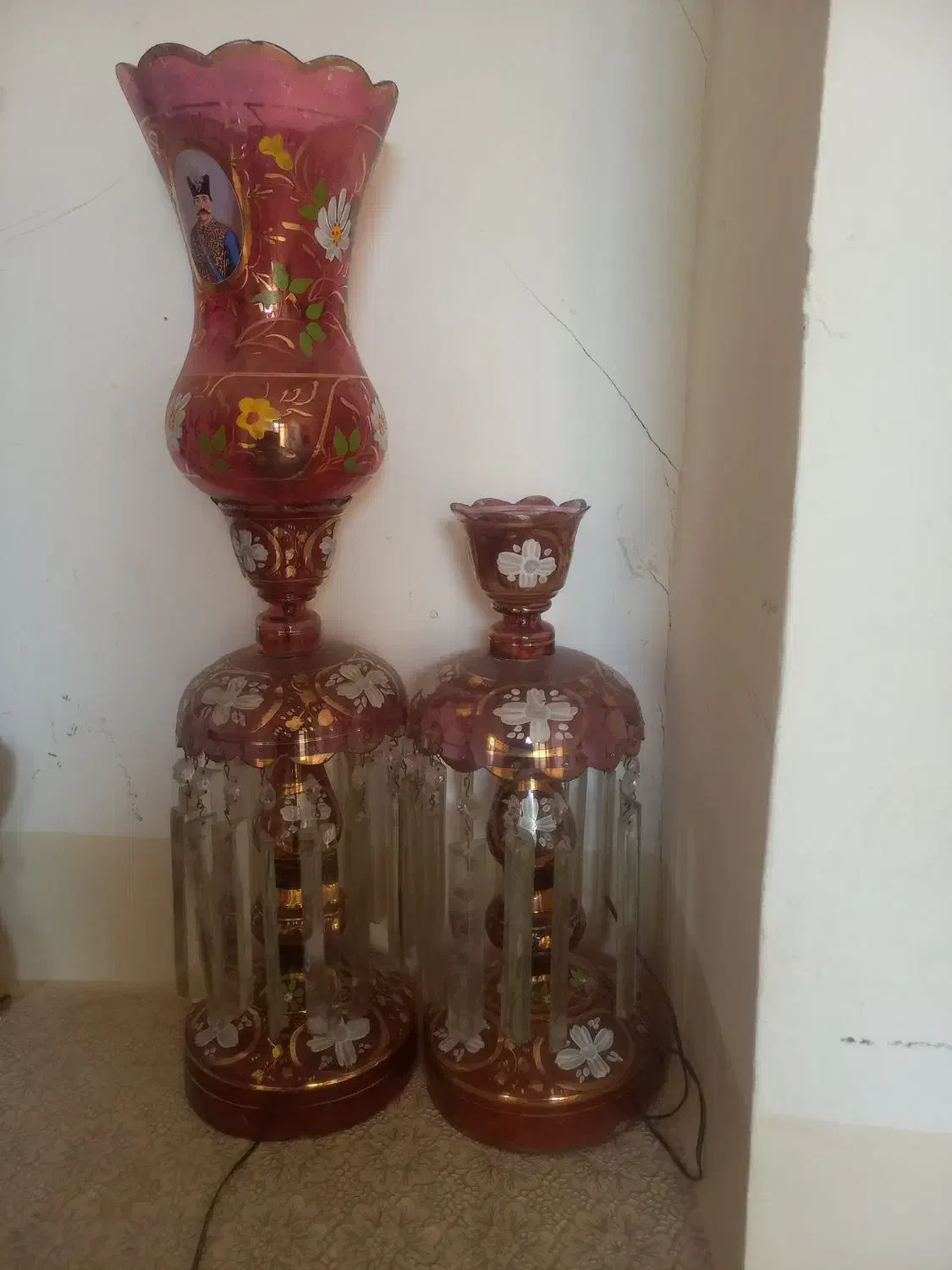 لاله ی قرمز وتنگ آب خوری|صنایع دستی و سایر لوازم تزئینی|خمینی‌شهر, |دیوار