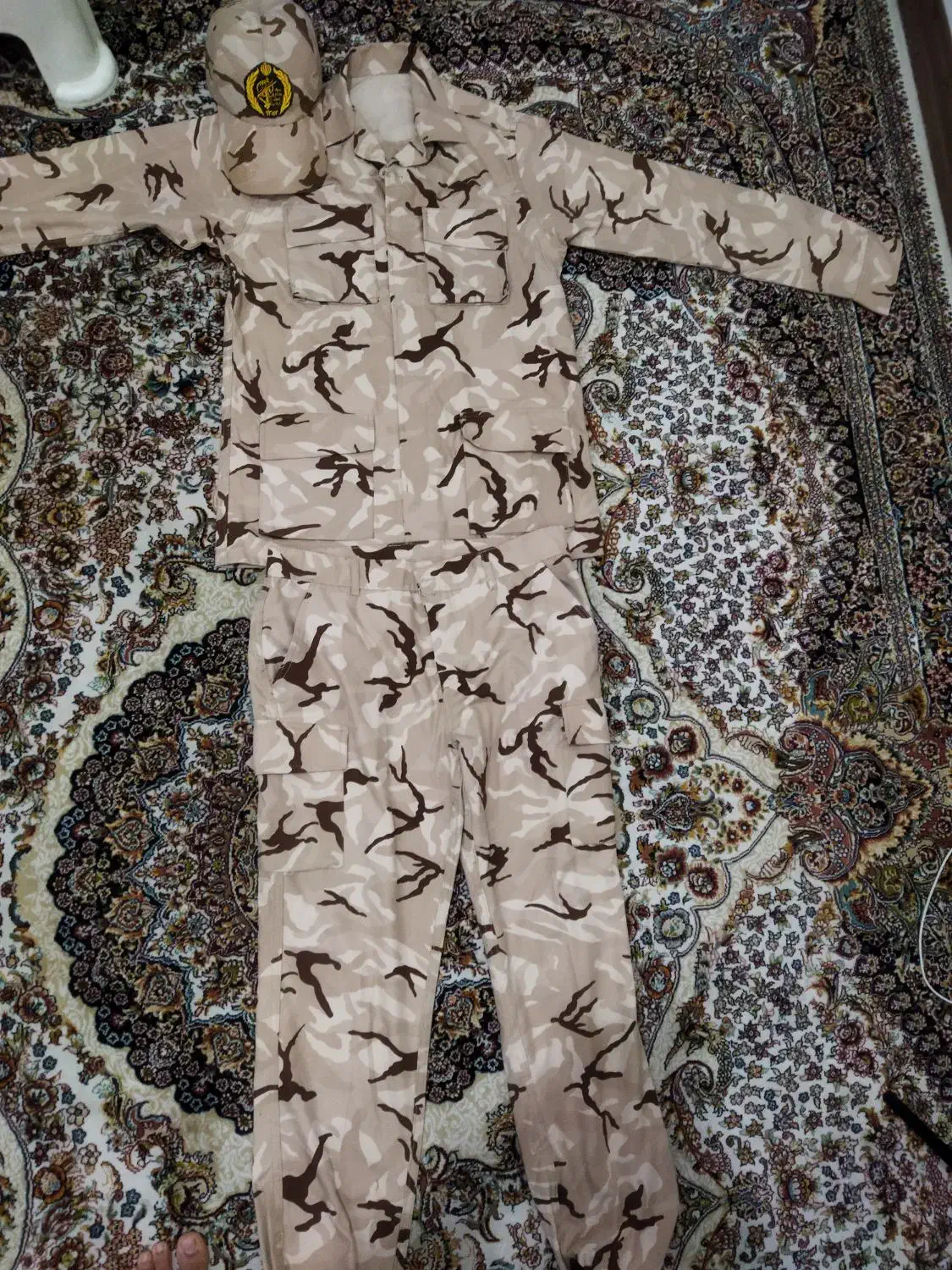 سه دست لباس سربازی سپاه و یک اورکت سایز ۴۴ با ساک|لباس|تهران, وحیدیه|دیوار