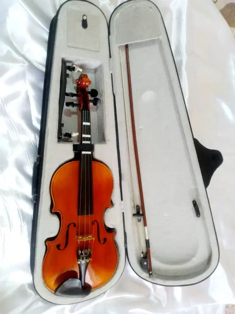 ساز ویولن اصل چک و اسلواکی 4/4|ویولن|تهران, فلسطین (میدان انقلاب)|دیوار