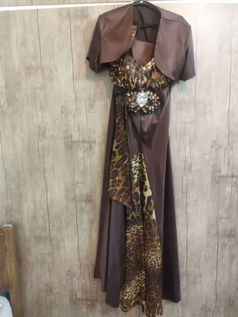 لباس مجلسی زنانه|لباس|قم, شاه سید علی|دیوار