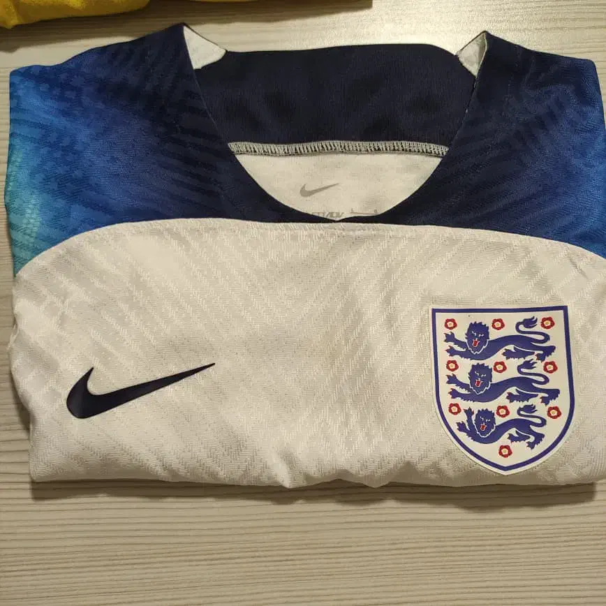 تیشرت فوتبال ورژن پلیری تخفیف ویژه تا آخر هفته|تجهیزات ورزشی|تهران, کوی بیمه|دیوار