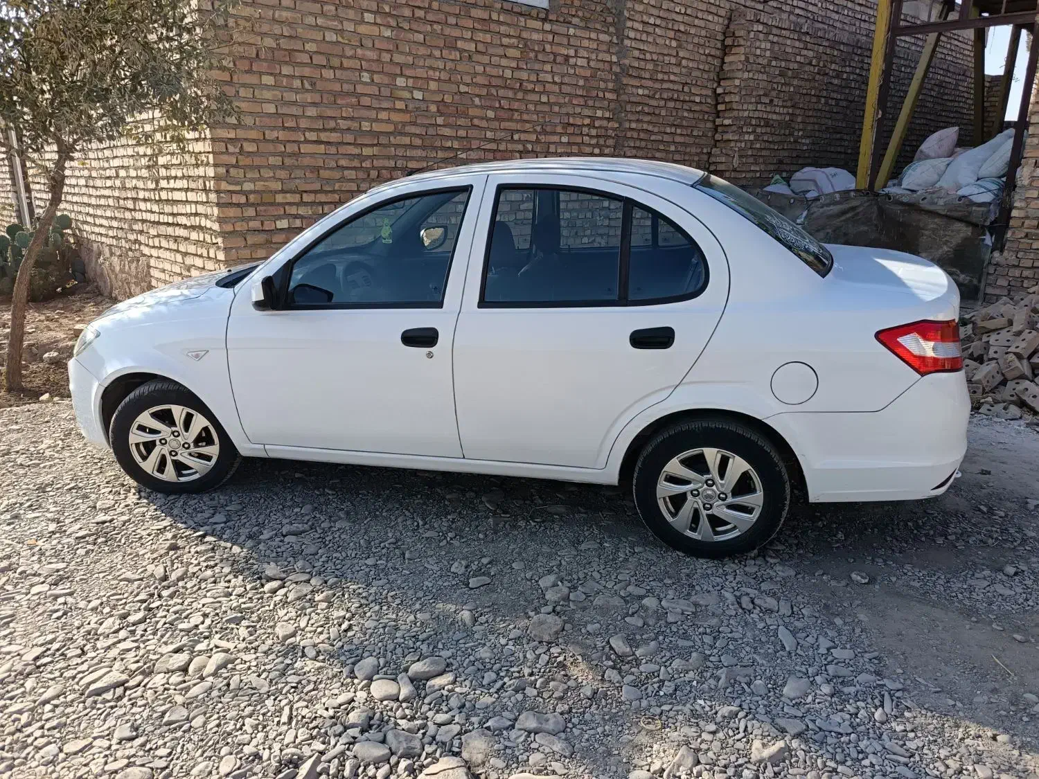 ساینا مدل 97 درجه یک|خودرو سواری و وانت|نیشابور, فیض آباد|دیوار