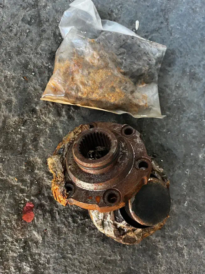 تعدادی لوازم پیکاپ و پیکاپ ریچ|قطعات یدکی و لوازم جانبی|تهران, شهرک علم و فناوری|دیوار