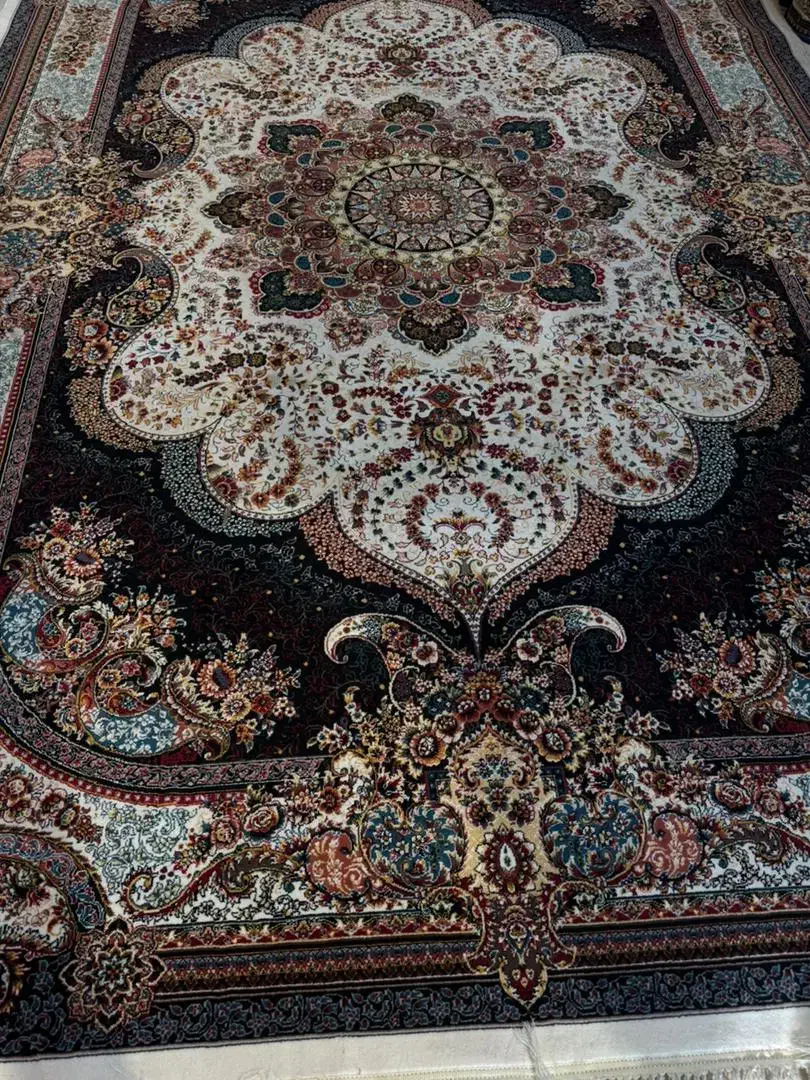 جفت۹متر ماشینی۷۰۰شانه درحدنو|فرش|تبریز, |دیوار