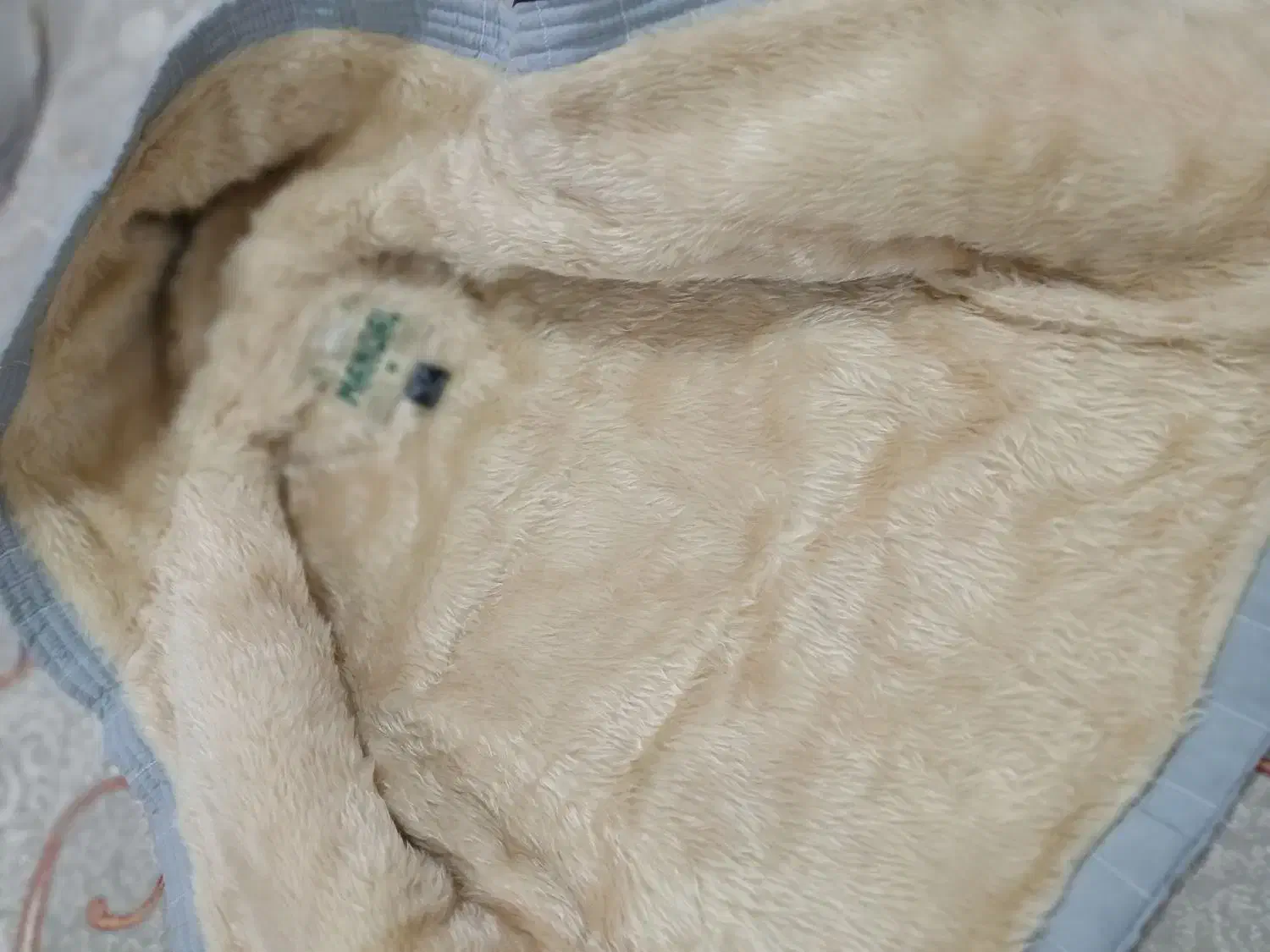 لباس گرم|لباس|خواف, |دیوار