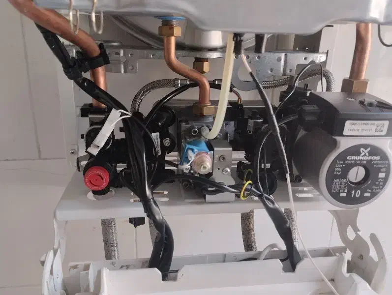 نمایندگی خدمات«پکیجشوفاژدیواری،رادیاتور»بوتان|خدمات پیشه و مهارت|نورآباد ممسنی, |دیوار