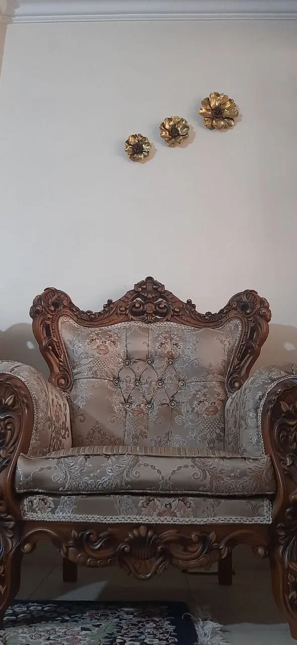 مبلمان سلطنتی ۹ نفره به همراه میز ناهارخوری|مبلمان خانگی و میز عسلی|تهران, شمس‌آباد|دیوار
