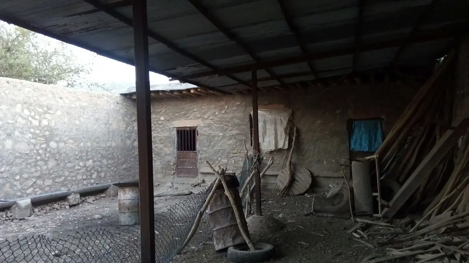 ساختمانی سوله ای با کاربردهای مختلف|اجارهٔ دفتر صنعتی، کشاورزی، تجاری|دهدشت, |دیوار