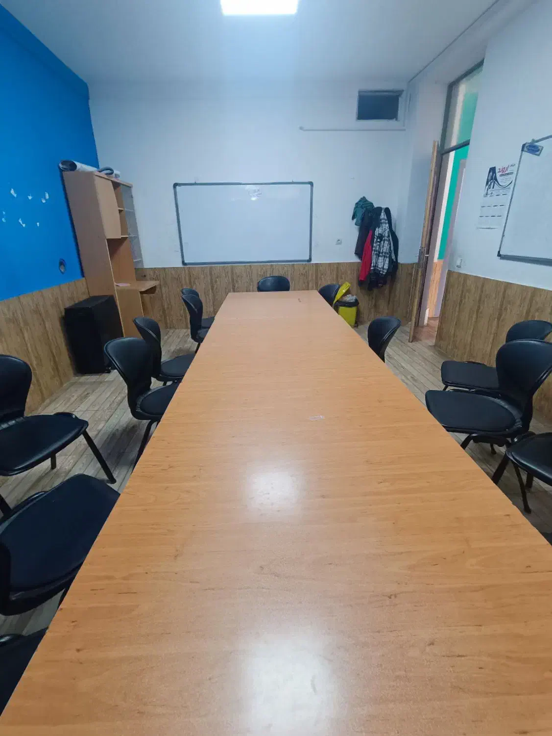 اجاره ساعتی کلاس در موقعیت مرکز شهر، میدان دانشجو|اجارهٔ کوتاه‌مدت دفتر کار و فضای آموزشی|شیراز, ارم|دیوار