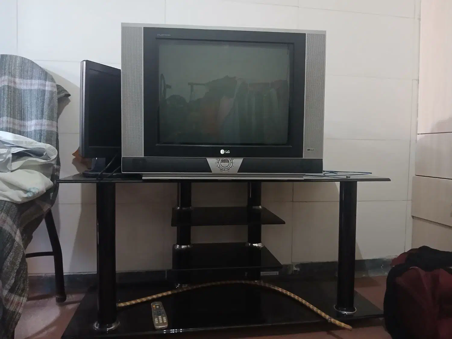 تلویزیون ۲۱ اینچ ال جی|تلویزیون و پروژکتور|اردبیل, |دیوار