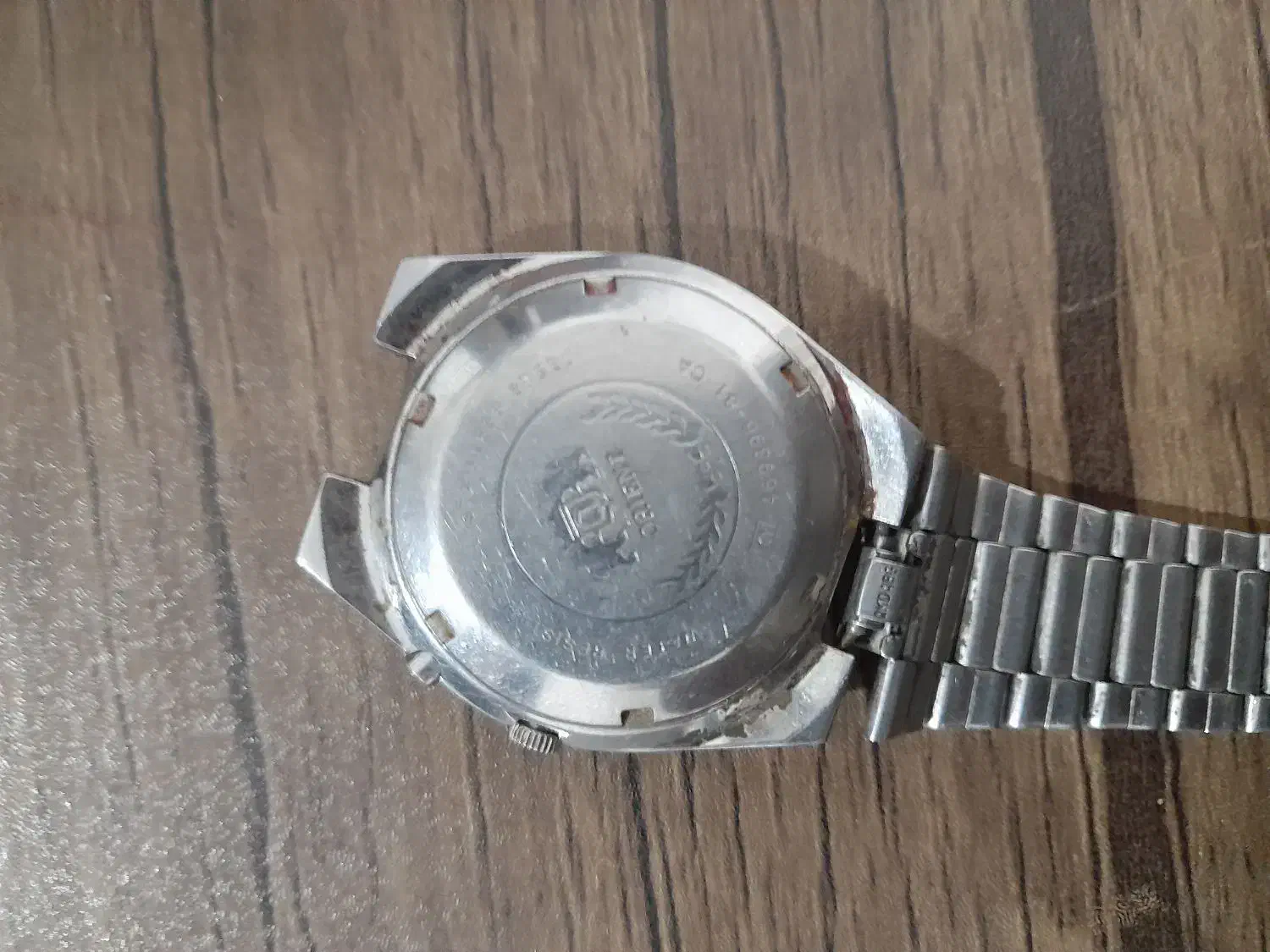 ساعت اورینت|ساعت|بجنورد, |دیوار