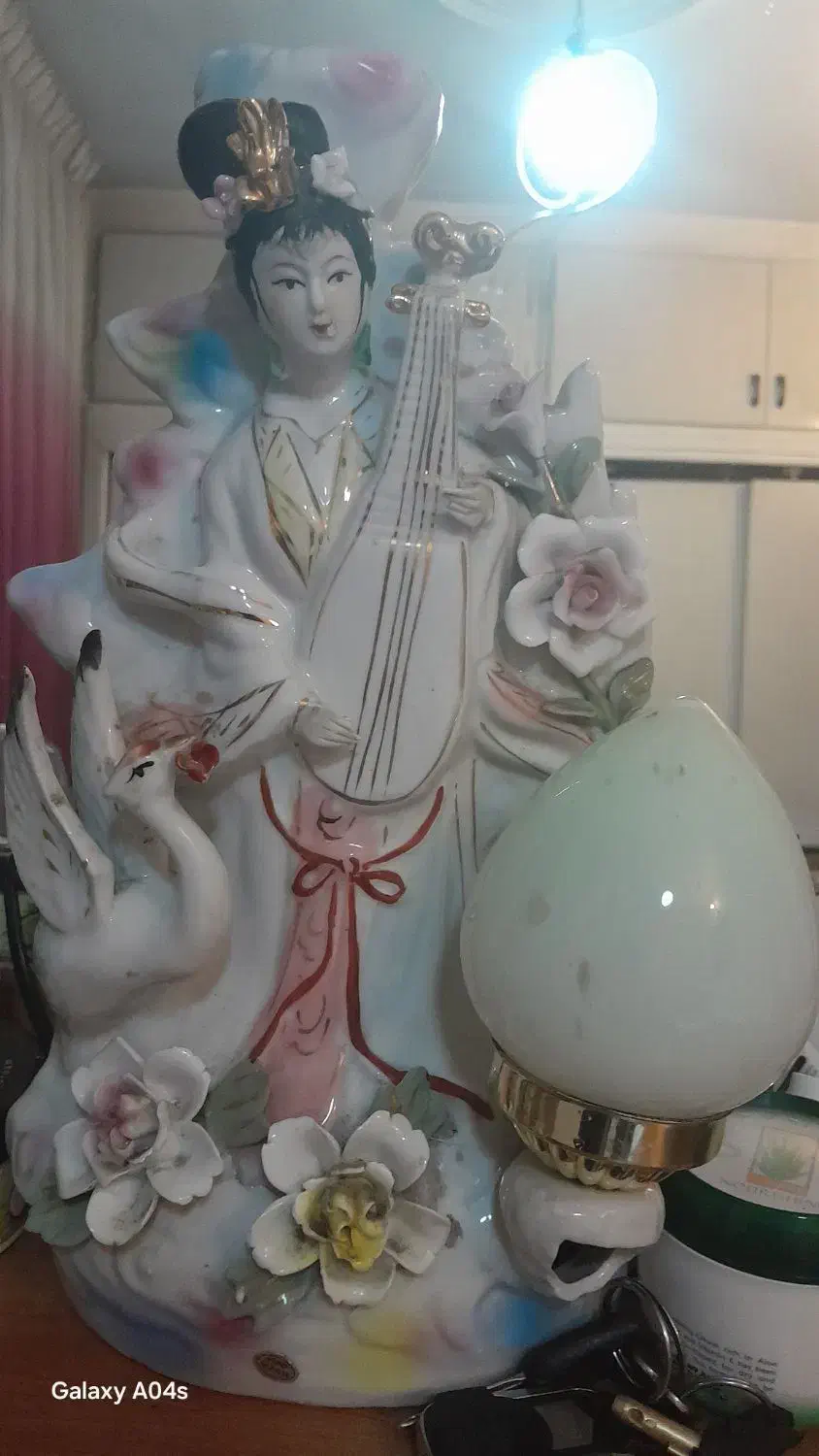 مجسمه چینی اصل با چراغ خواب|صنایع دستی و سایر لوازم تزئینی|تهران, نارمک|دیوار