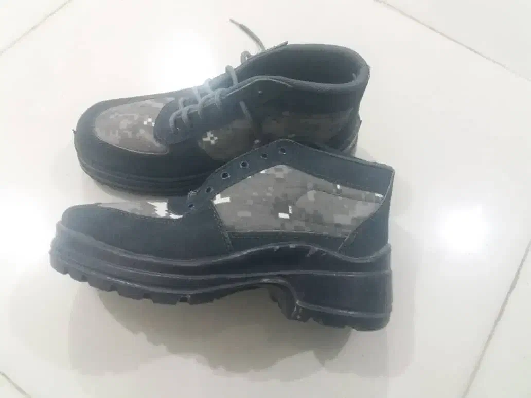 کفش ورزشی سالنی ،و چمنی مردانه و بچگانه|کیف، کفش، کمربند|ایوان, |دیوار