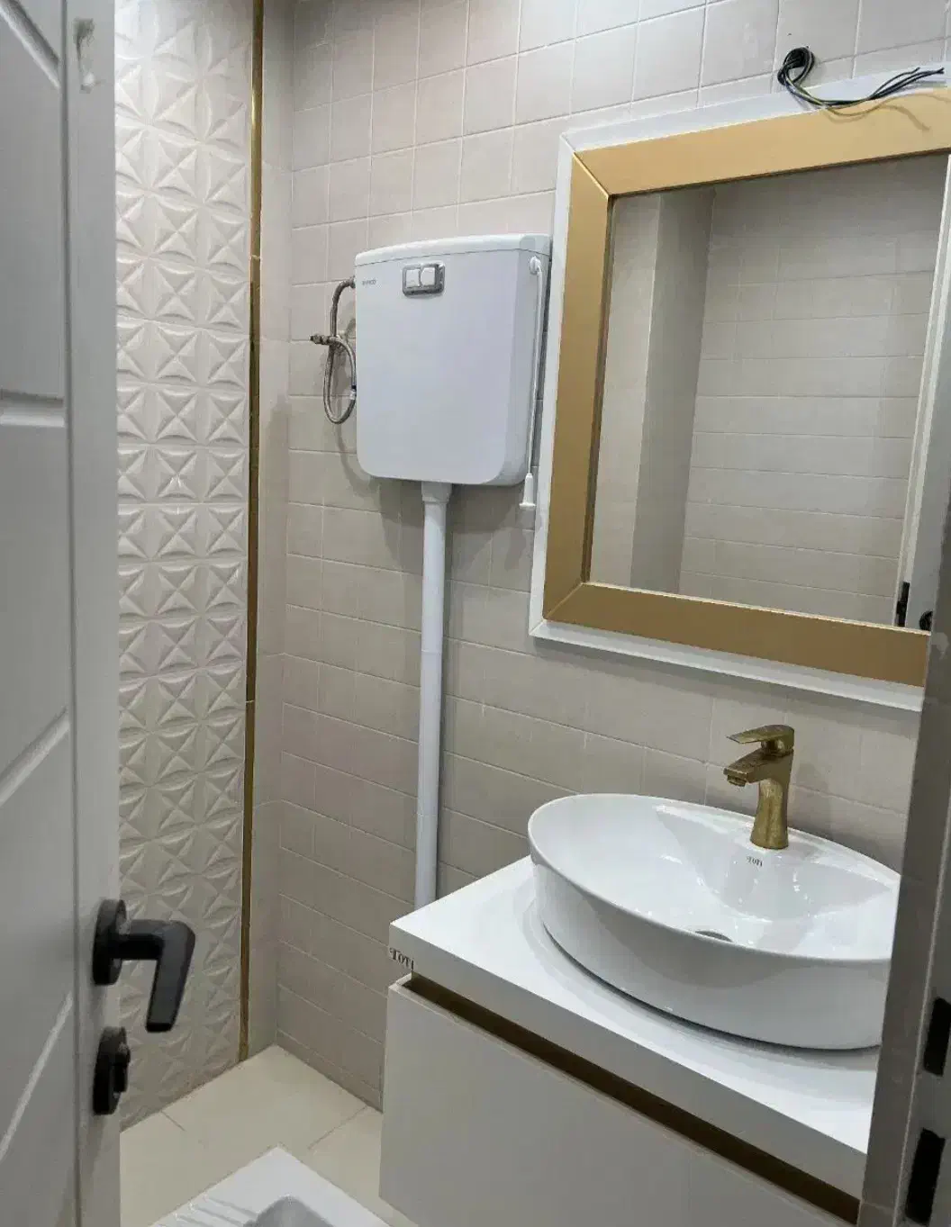 نصب شیر آلات و اتصالات ساختمانی|خدمات پیشه و مهارت|کهریزک, |دیوار