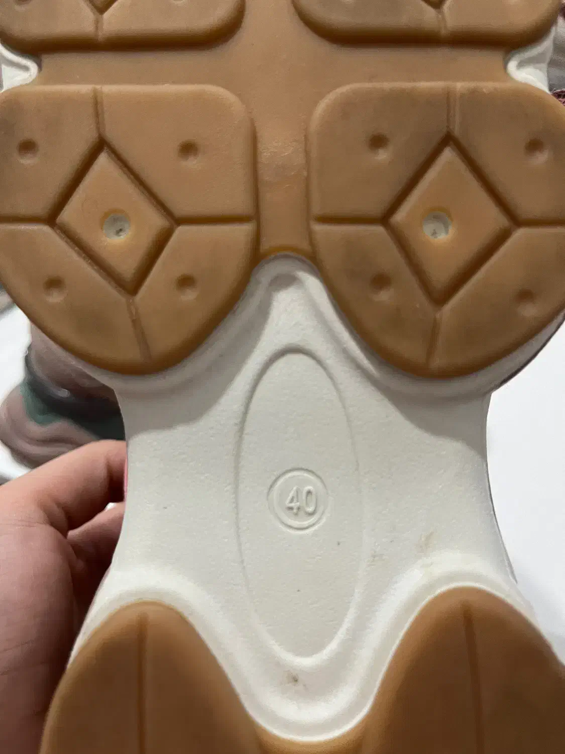 کفش نیو بالانس اصل|کیف، کفش، کمربند|یزد, |دیوار