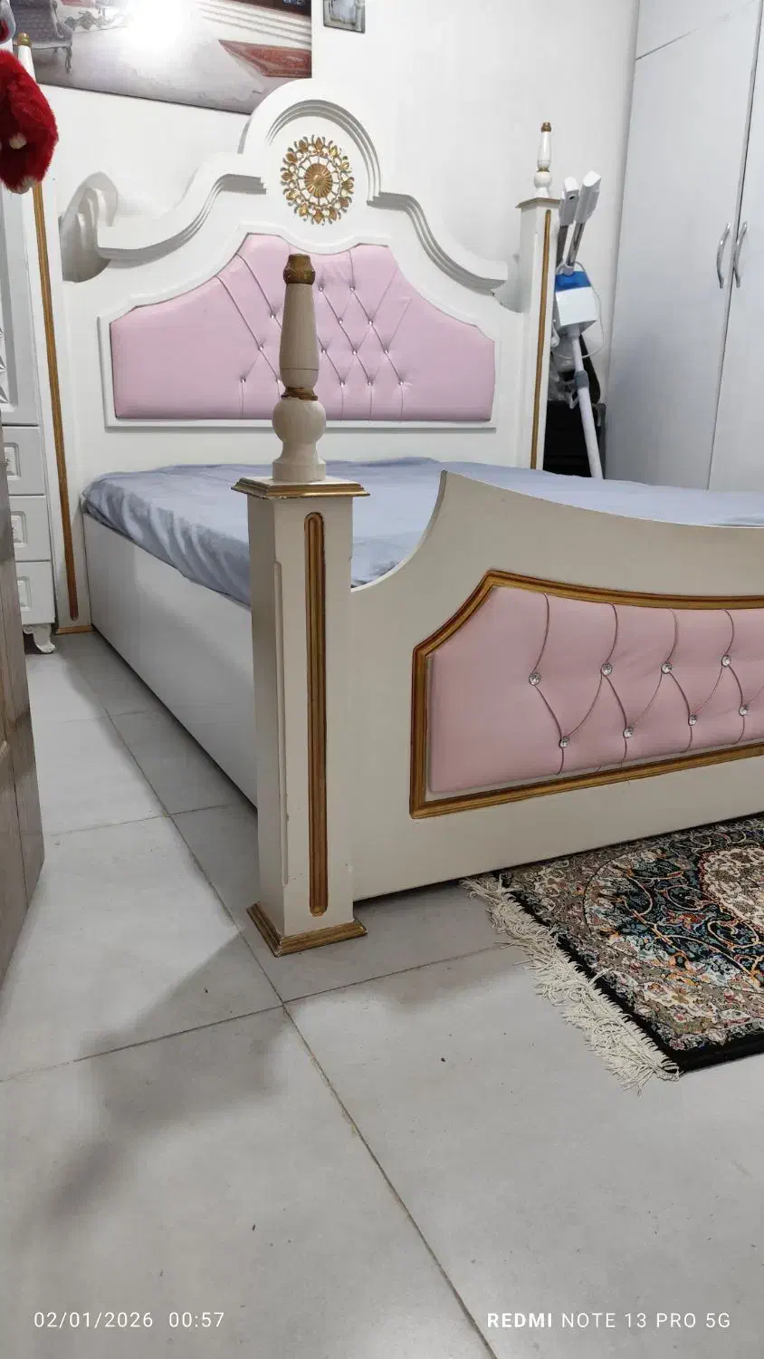 یک سرویس خواب کامل درحدنو|تخت و سرویس خواب|قرچک, میرزائی جنوبی|دیوار