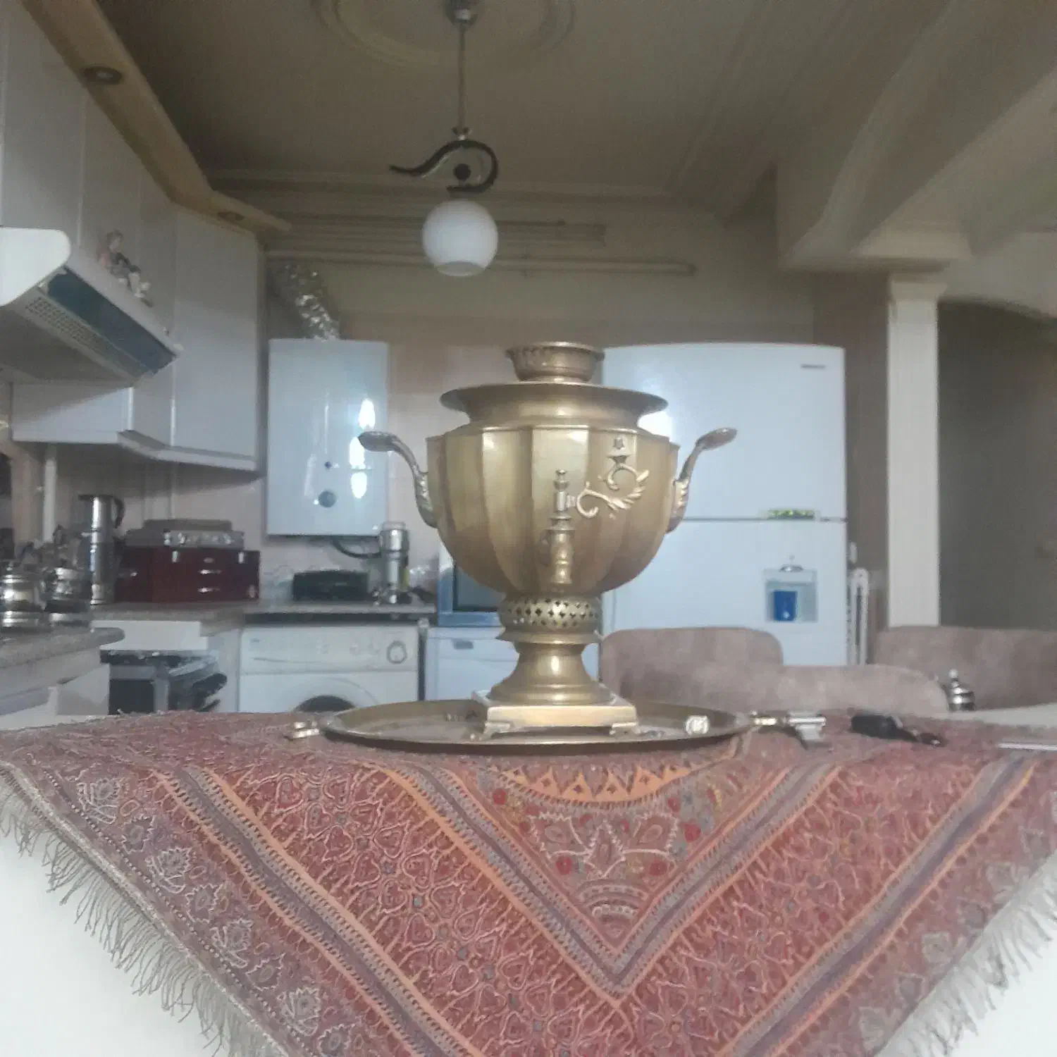 سماورروس قدیمی روی ساچمه ۱۸۰درجه میچرخد|کلکسیون اشیاء عتیقه|همدان, |دیوار