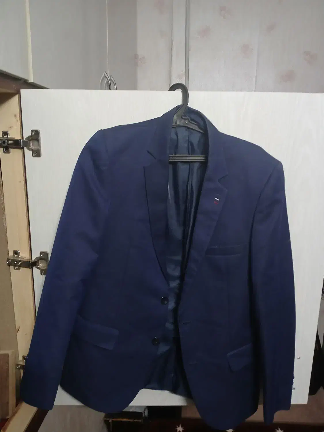 کاپشن|لباس|مشهد, گلبرگ شمالی|دیوار