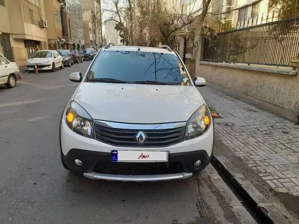 رنوساندرواستپ وی دنده ای مدل۹۷ اخرین مدل|خودرو سواری و وانت|شهرکرد, |دیوار