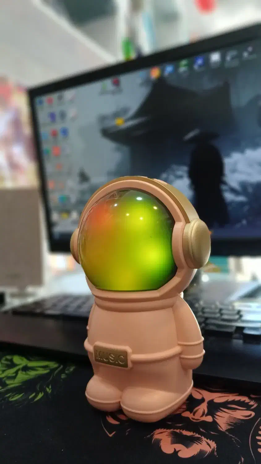 اسپیکر آدم فضایی|پخش‌کننده همراه|شیروان (خراسان), |دیوار