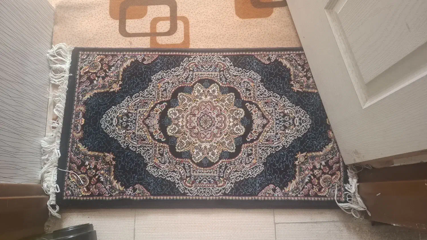 پادری|فرش|فولادشهر, B4|دیوار