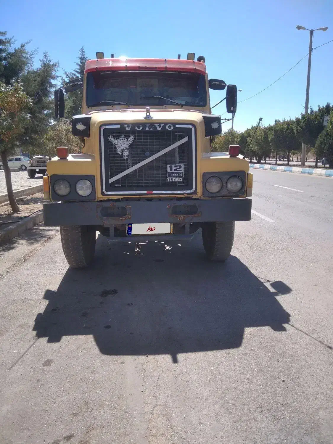 فروش ولووN12توپی طلا|خودرو سنگین|آباده, |دیوار