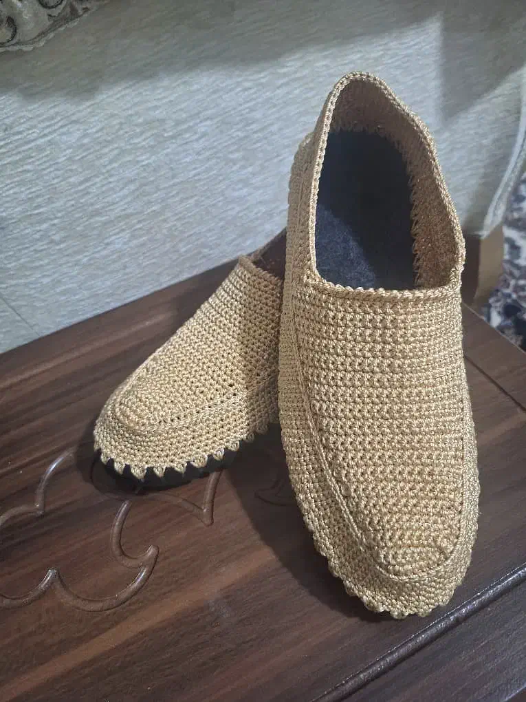 صندل انواع رنگ موجود است|کیف، کفش، کمربند|بم, |دیوار