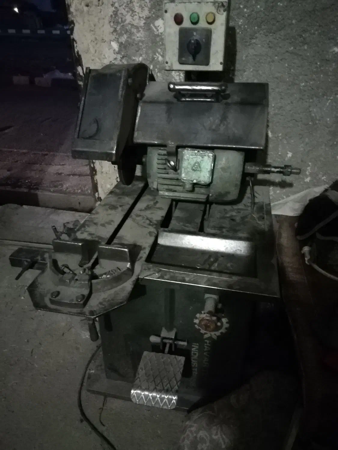 اره آتشی|ماشین‌آلات صنعتی|قرچک, مهدیه|دیوار