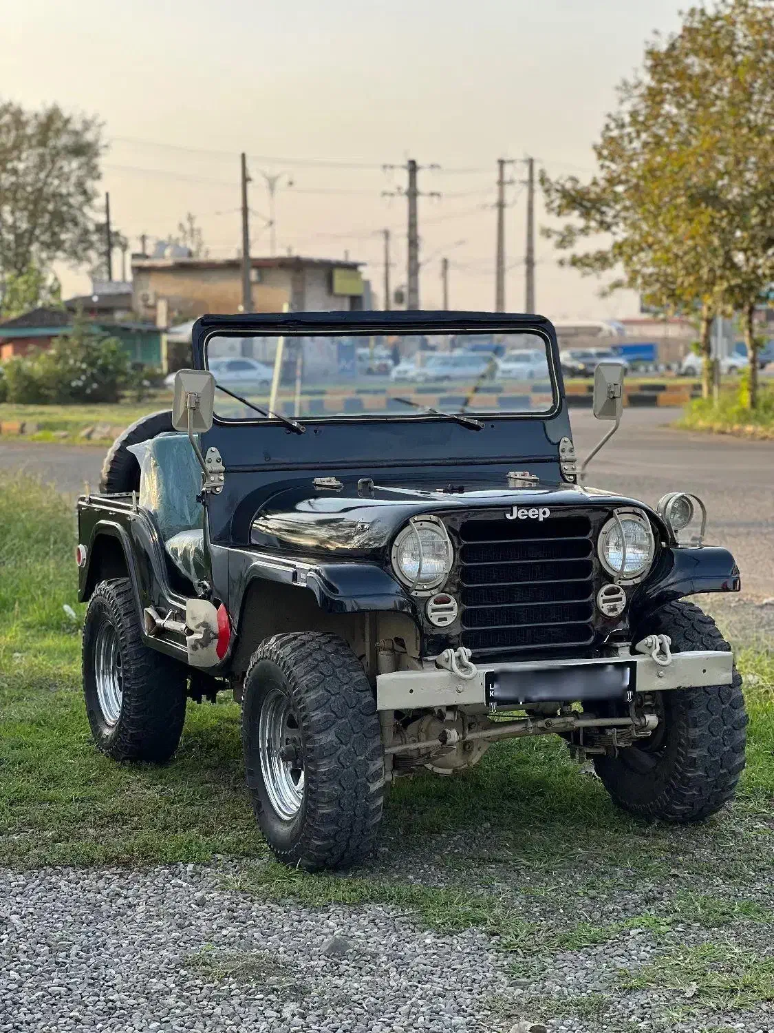 جیپ کاام|خودرو سواری و وانت|لاهیجان, انقلاب|دیوار