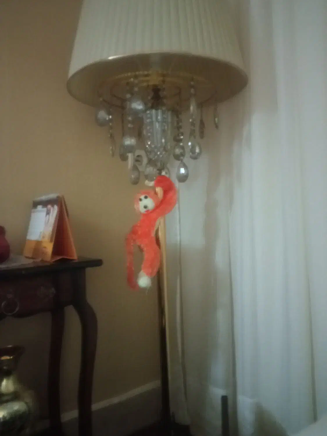 اباژرو|چراغ خواب و آباژور|گلبهار, شهر جدید گلبهار|دیوار