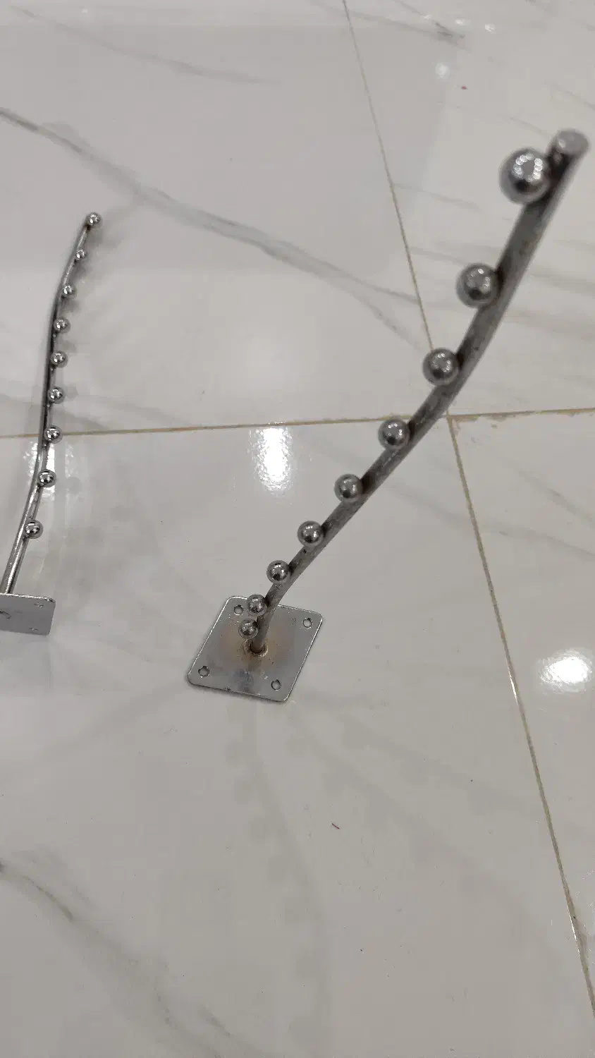 رگال جالباسی|بندرخت و رخت‌آویز|اهواز, شهرک دانشگاه|دیوار