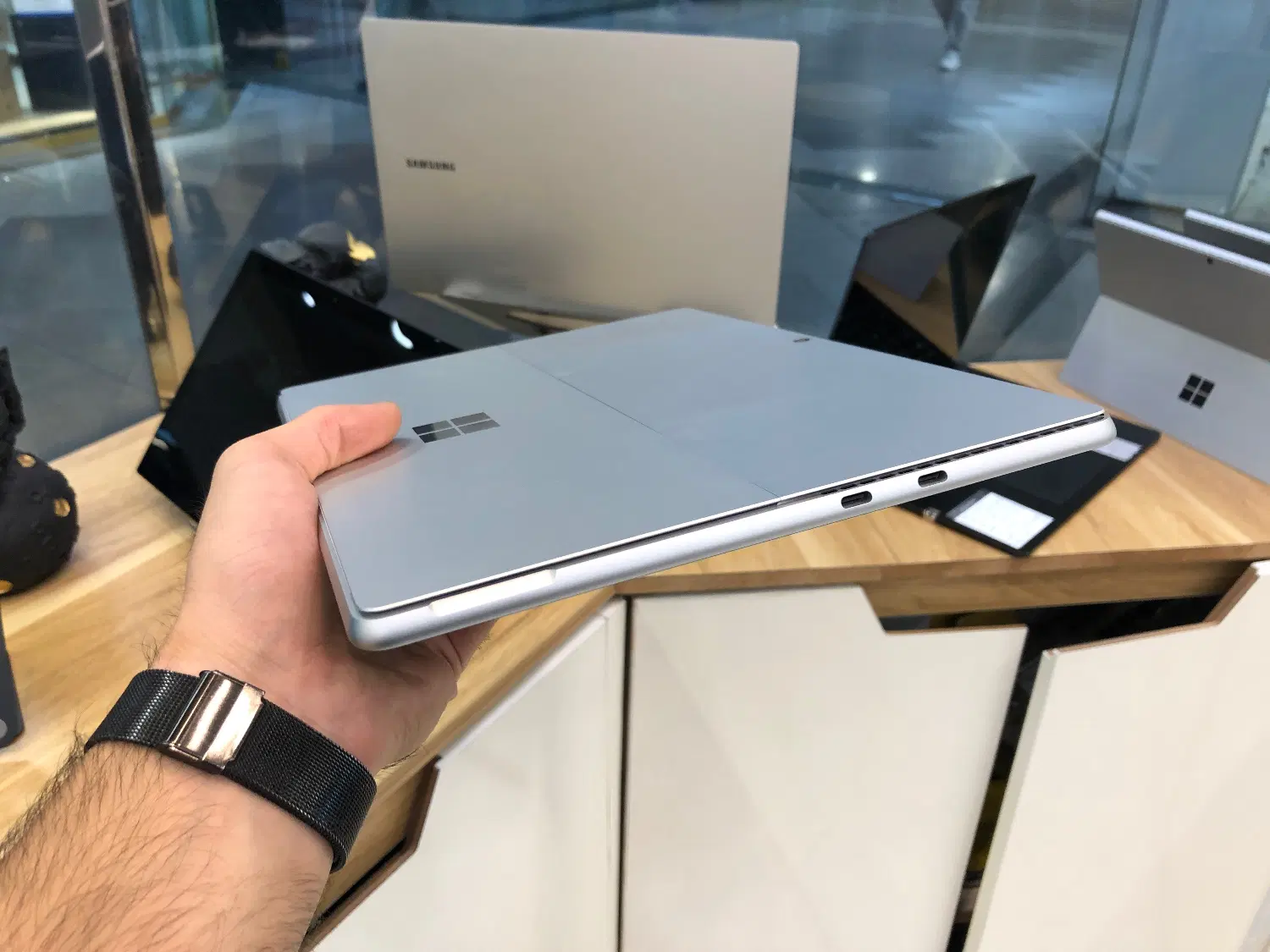 Surface Pro 10|رایانه همراه|تهران, فلسطین (میدان انقلاب)|دیوار