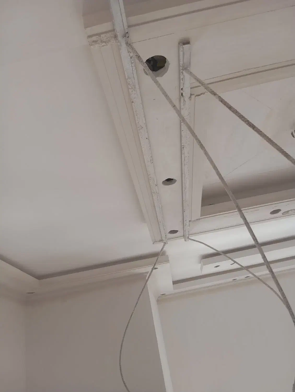 نیازمند شاگرد گچساز و بر دست|استخدام معماری، عمران و ساختمانی|یزد, |دیوار