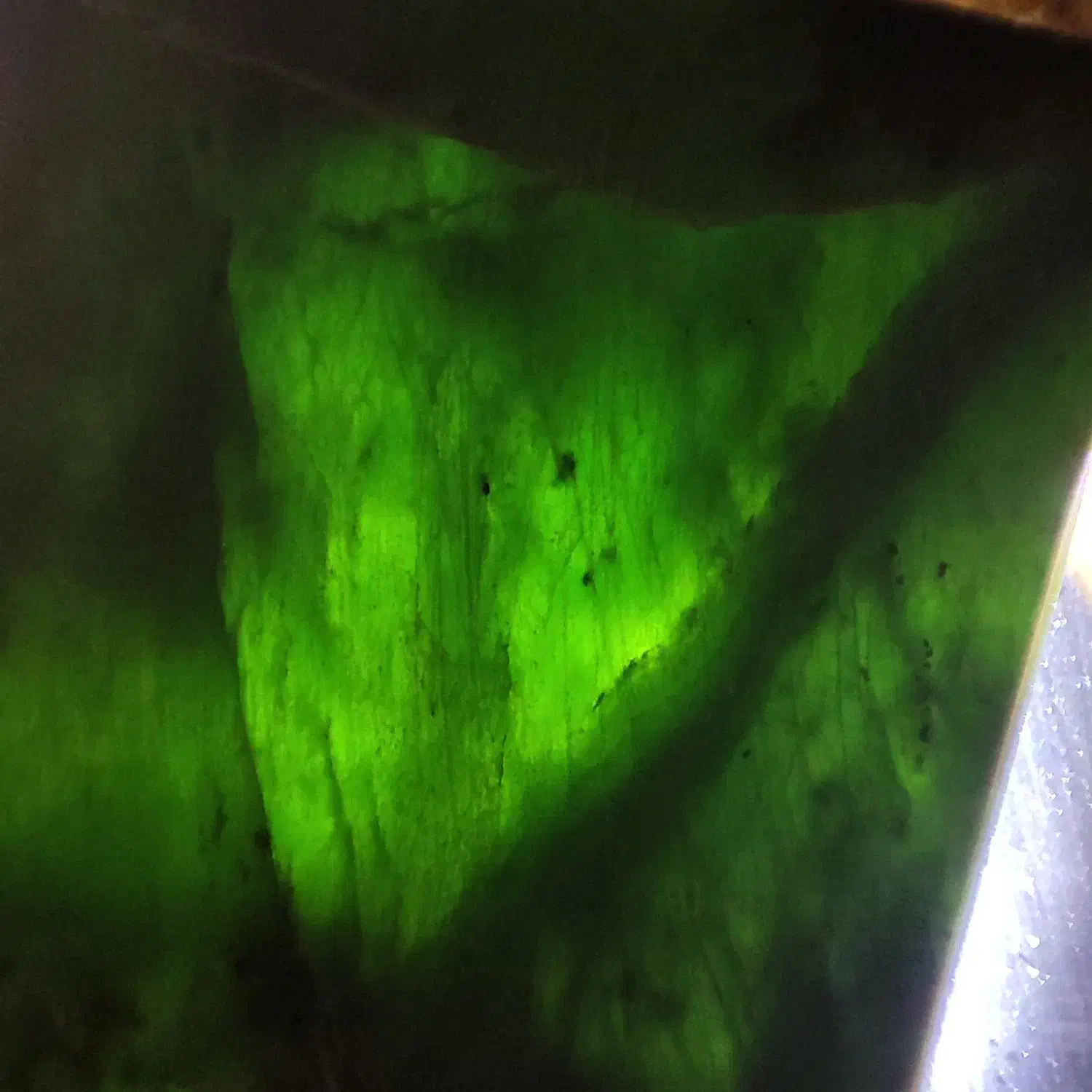 یشم پنچشیر افغانستان|جواهرات|اندیشه, اندیشه فاز ۳|دیوار