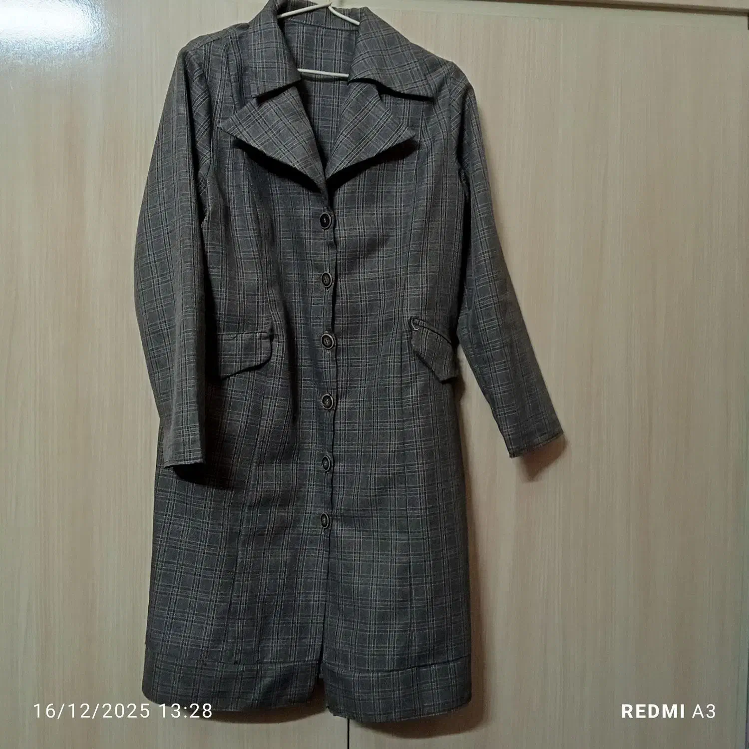 لباس|لباس|نیشابور, میدون بار|دیوار