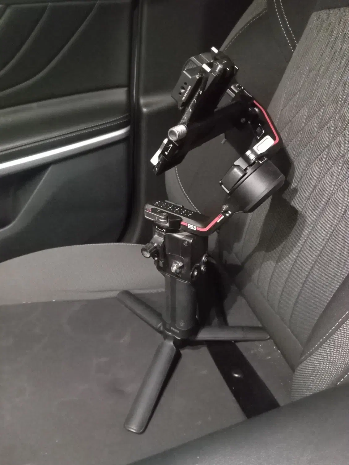 لرزشگیر DJI rs3 گیمبال|دوربین عکاسی و فیلمبرداری|مشهد, راهنمایی|دیوار