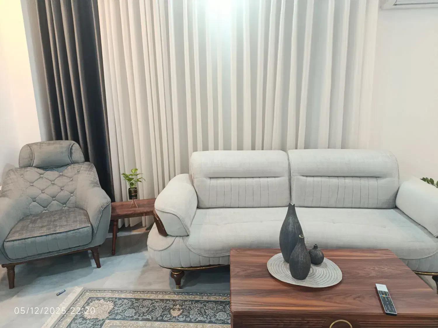 مبل بسیار تمیز|مبلمان خانگی و میز عسلی|سیرجان, |دیوار