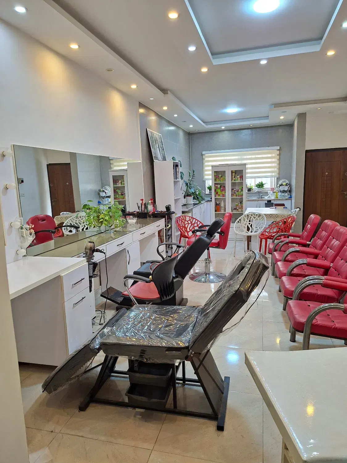 لوازم ارایشگاهی|آرایشگاه و سالنهای زیبایی|بندر انزلی, باغ زمانی|دیوار