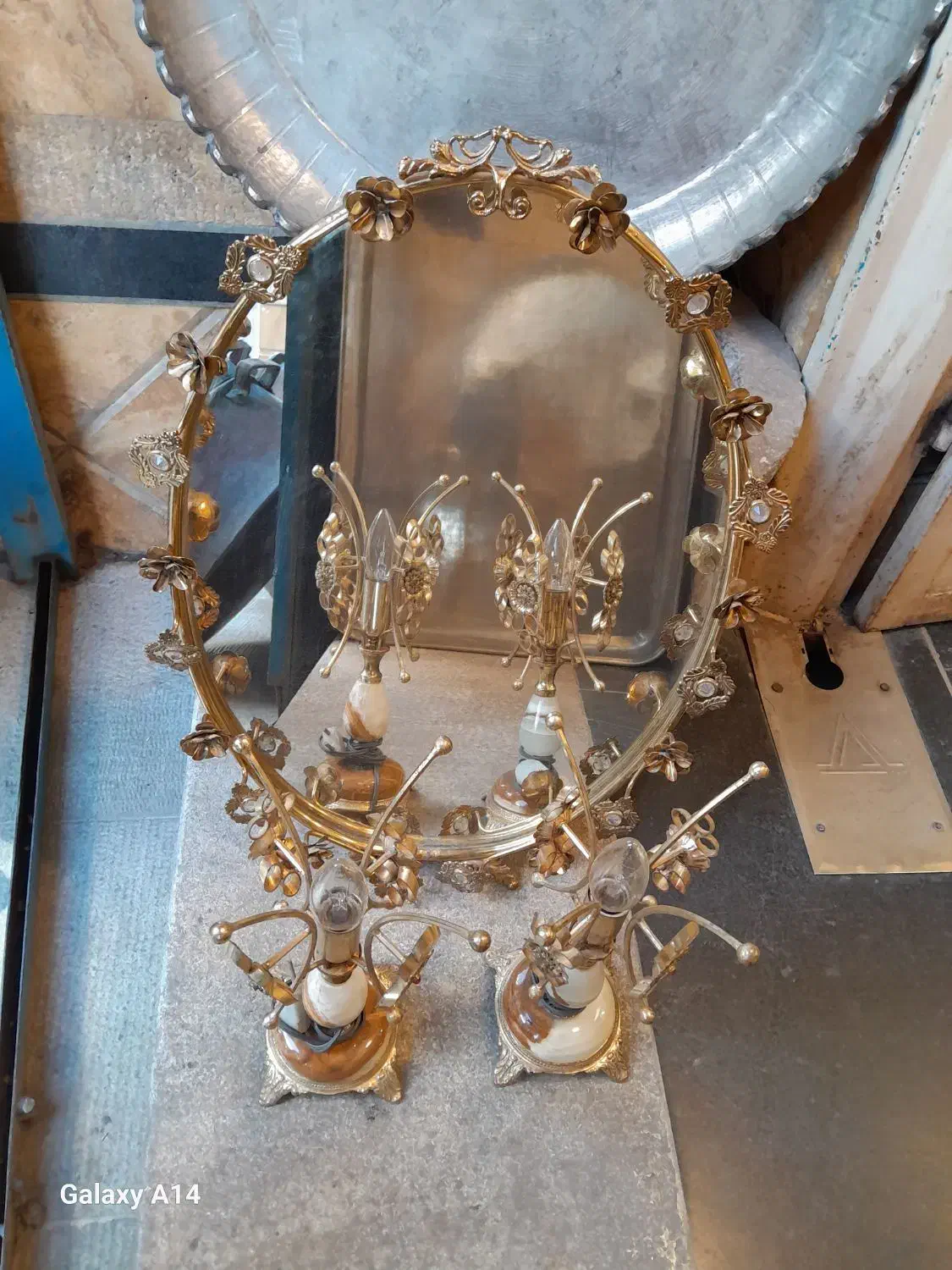 اینه وشمعدان|آینه|اصفهان, نقش جهان|دیوار