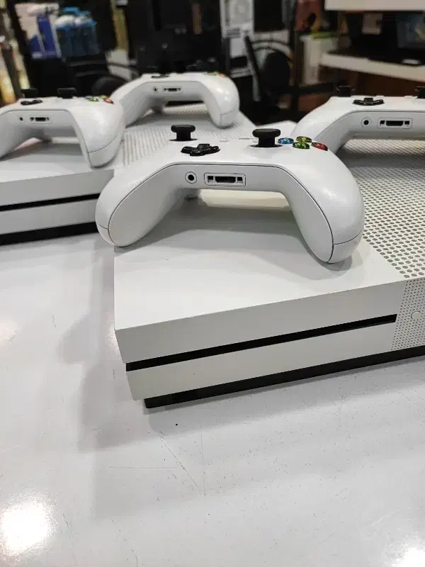 Xbox one s|کنسول، بازی ویدئویی و آنلاین|خوی, |دیوار