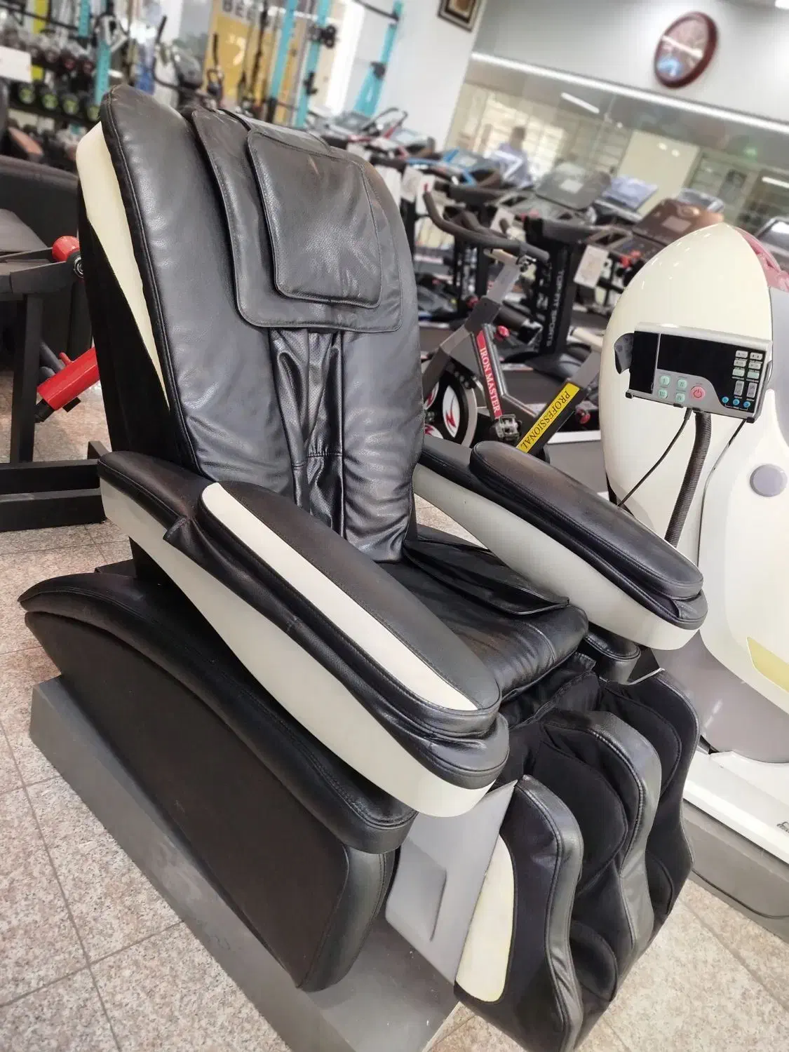 صندلی ماساژور قدیمی سالم  فروش نقدی|تجهیزات ورزشی|مشهد, سعد آباد|دیوار