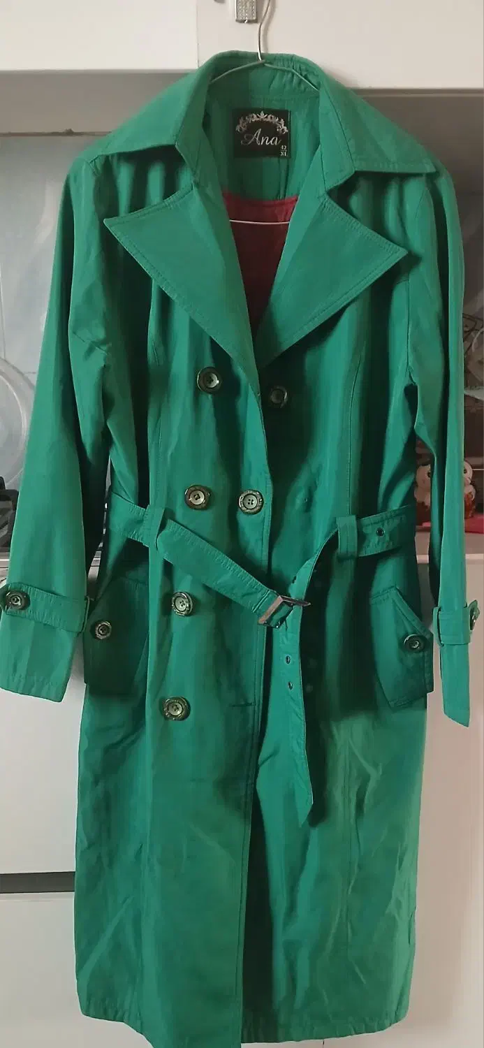 بارونی زنانه|لباس|رشت, آب آسیاب|دیوار