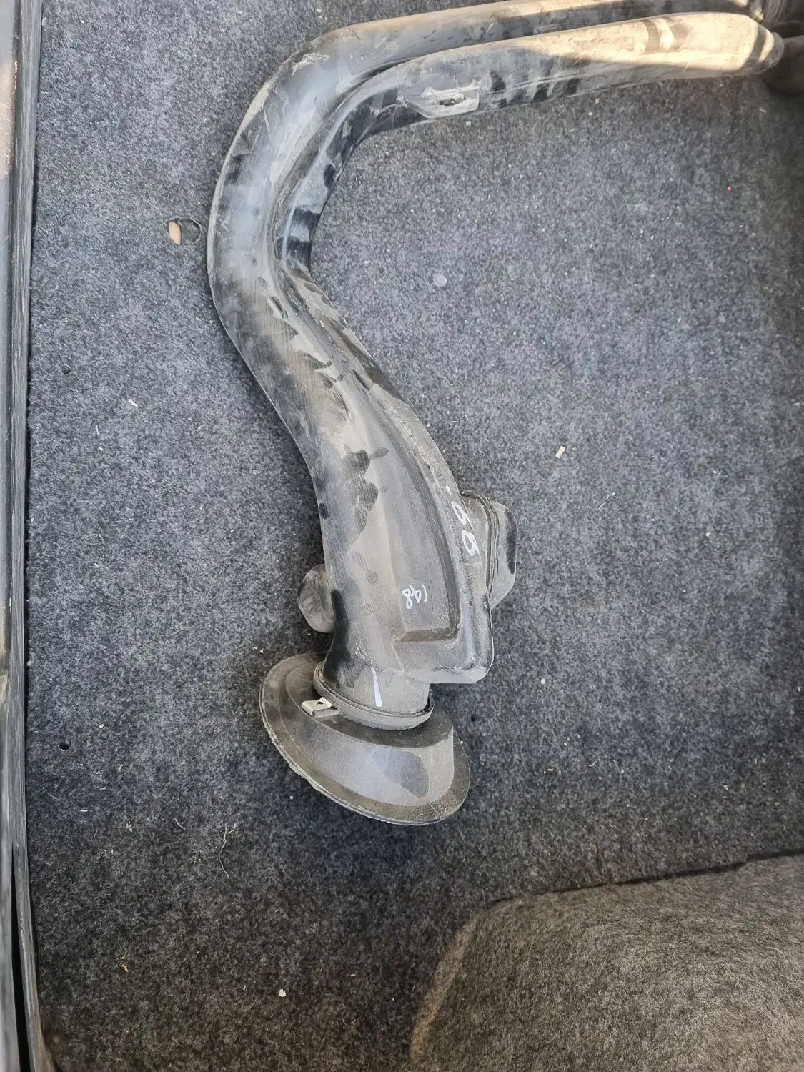 لوله گلویی باک بنزین پژو 405 قدیم|قطعات یدکی و لوازم جانبی|کهنوج, |دیوار