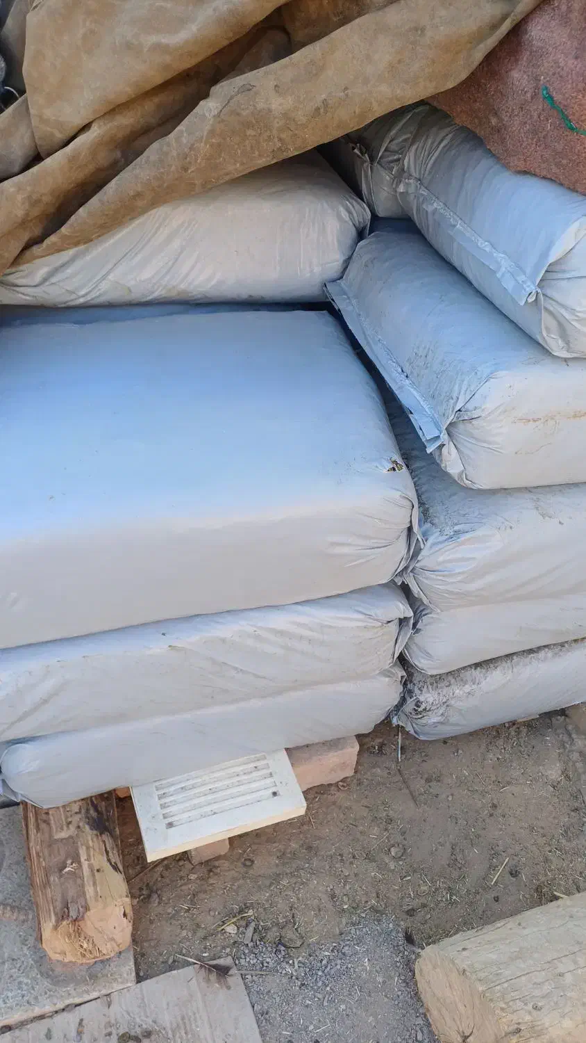 ذرت علوفه ای|لوازم جانبی حیوانات|خاش, |دیوار